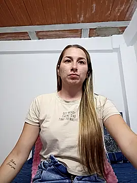 Snapshot of Iris_love18 chatting on 10-02-25, 04:03 Iris love18 online show from 10-02-25, 04:03