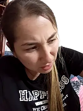 Snapshot of Iris_love18 chatting on 10-23-25, 01:16 Iris love18 online show from 10-23-25, 01:16