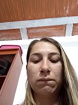 Snapshot of Iris_love18 chatting on 11-08-25, 01:44 Iris love18 online show from 11-08-25, 01:44