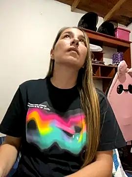 Snapshot of Iris_love18 chatting on 12-04-25, 12:20 Iris love18 online show from 12-04-25, 12:20