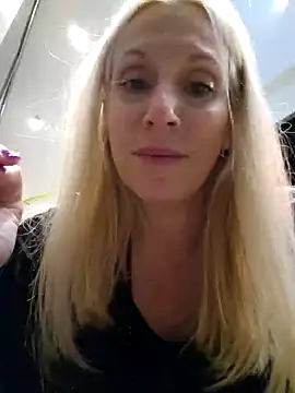 Snapshot of Ina_HotX chatting on 12-06-24, 03:55 Ina HotX online show from 12-06-24, 03:55