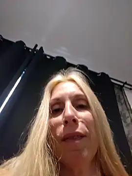 Snapshot of Ina_HotX chatting on 12-08-24, 07:58 Ina HotX online show from 12-08-24, 07:58