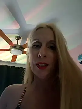 Snapshot of Ina_HotX chatting on 01-26-25, 02:41 Ina HotX online show from 01-26-25, 02:41