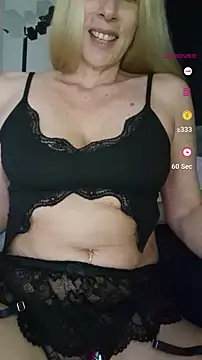 Snapshot of Ina_HotX chatting on 02-17-25, 01:42 Ina HotX online show from 02-17-25, 01:42