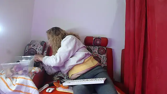 Chanel 87xxx online show from 03-18-25, 04:26