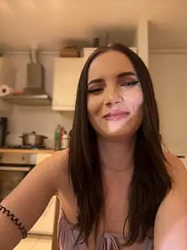 AvaGianna online show from 12-08-24, 07:22