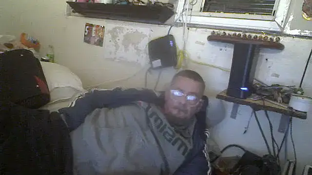 Snapshot of samnmike chatting on 02-17-25, 03:20 samnmike online show from 02-17-25, 03:20