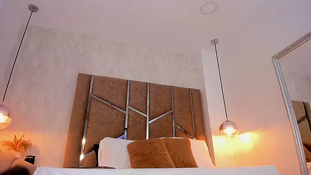 Snapshot of Martinaa_Jones_ chatting on 01-07-26, 12:07 Martinaa Jones online show from 01-07-26, 12:07