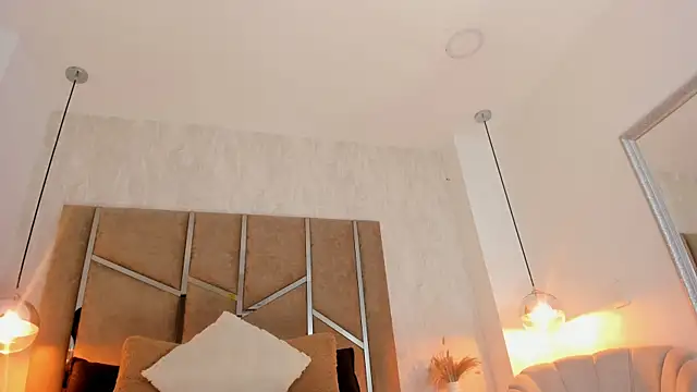 Snapshot of Martinaa_Jones_ chatting on 01-13-26, 12:32 Martinaa Jones online show from 01-13-26, 12:32