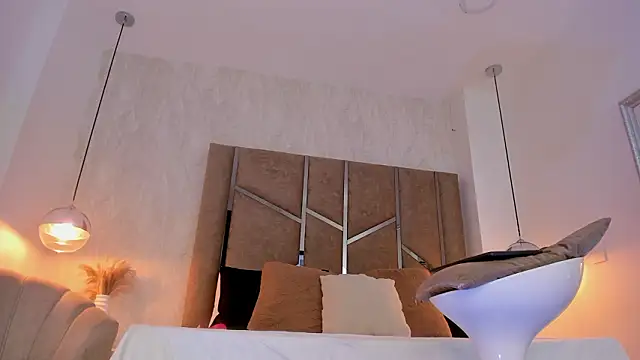 Martinaa Jones  online show from 03-18-26, 01:25