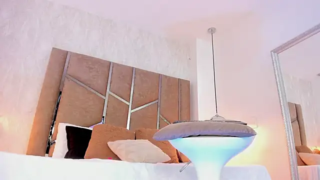 Martinaa Jones  online show from 03-29-26, 12:49