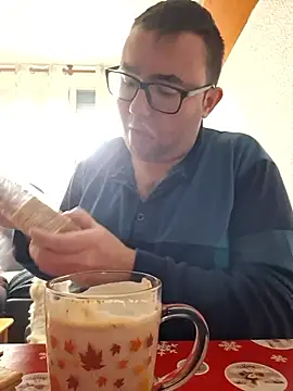 Javier bear online show from 01-16-26, 10:52