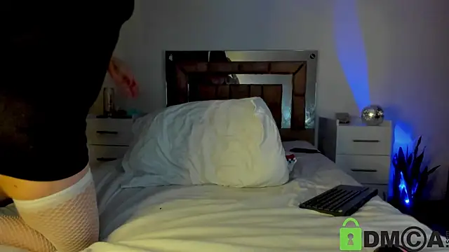 Lucyerobbie online show from 01-05-25, 11:44