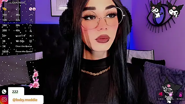 kimMaddiee online show from 10-19-25, 07:09