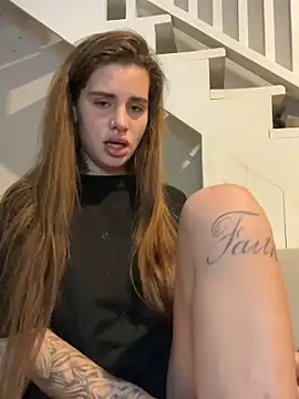 EmiliaCatalina online show from 12-31-24, 02:19