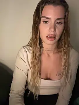 EmiliaCatalina online show from 02-03-26, 01:04