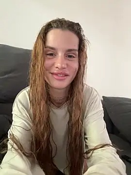 EmiliaCatalina online show from 03-06-26, 06:37