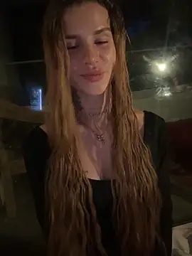 Snapshot of EmiliaCatalina chatting on 06-08-26, 11:49 EmiliaCatalina online show from 06-08-26, 11:49