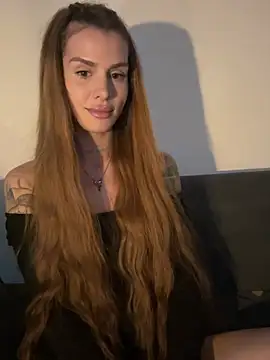EmiliaCatalina online show from 07-16-26, 11:22