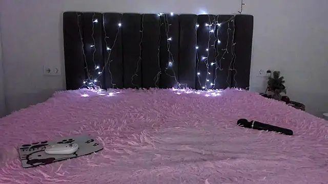 Mika Ray online show from 12-25-24, 11:10