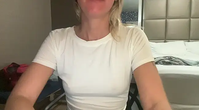 Snapshot of Aggbb chatting on 01-16-25, 03:35 Aggbb online show from 01-16-25, 03:35