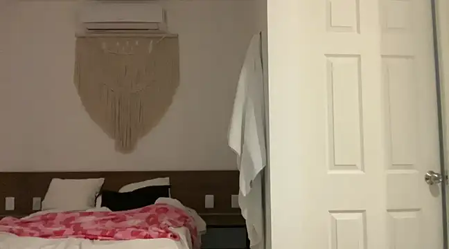 Snapshot of Aggbb chatting on 02-10-25, 12:39 Aggbb online show from 02-10-25, 12:39