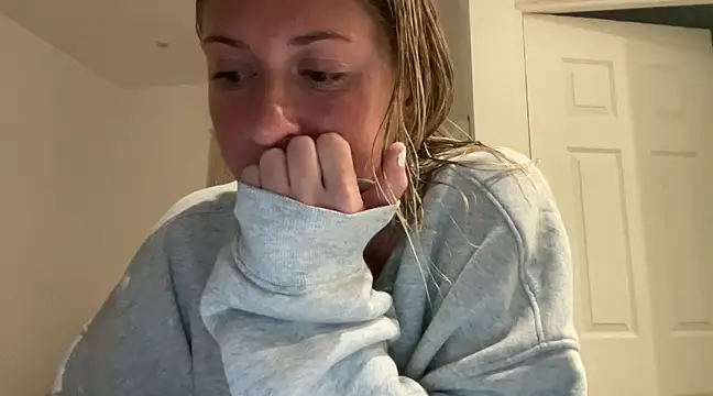 Snapshot of Aggbb chatting on 02-11-25, 12:05 Aggbb online show from 02-11-25, 12:05