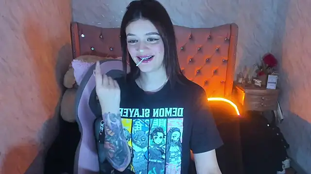 LiaHarryis online show from 01-18-25, 05:04