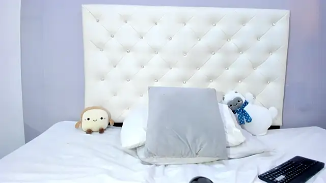 Snapshot of NICOLSKINNY1 chatting on 11-20-25, 09:47 NICOLSKINNY1 online show from 11-20-25, 09:47