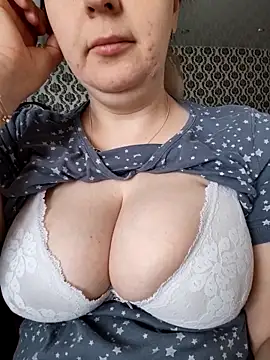 Lady nice cat online show from 12-15-25, 02:49