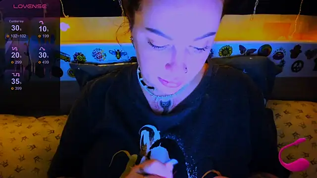 EllieOz online show from 02-18-25, 06:37