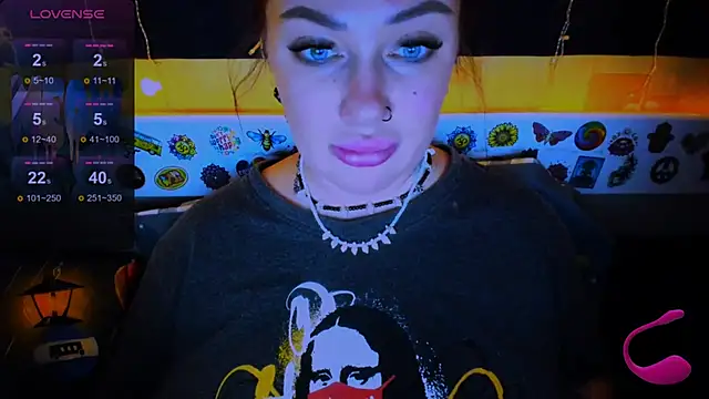 EllieOz online show from 03-11-25, 04:07