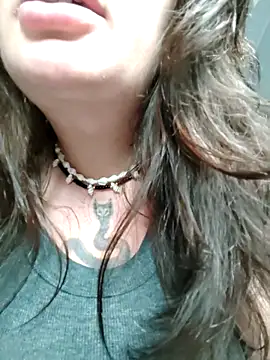 EllieOz online show from 10-06-25, 04:04