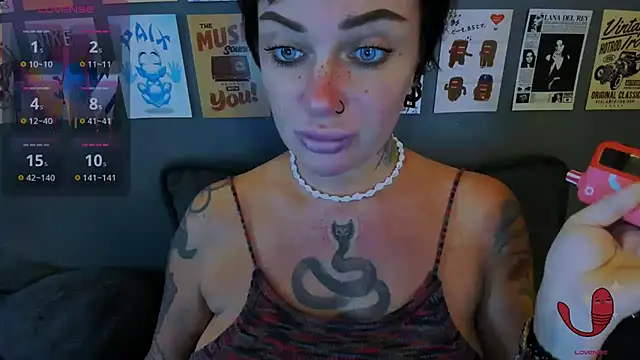 Snapshot of EllieOz chatting on 07-07-26, 02:32 EllieOz online show from 07-07-26, 02:32