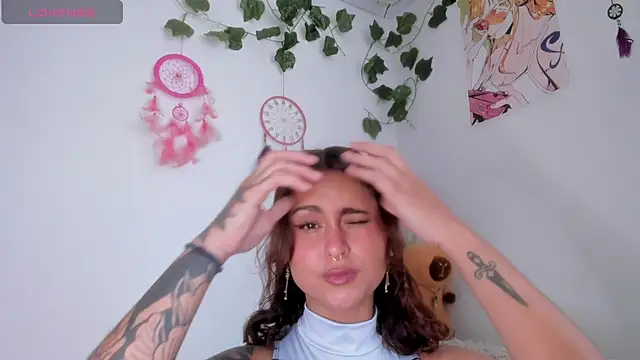 Violette-Ramirez01 online show from 10-18-25, 06:30