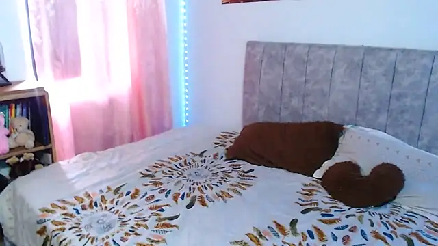 Snapshot of JossieGrey chatting on 03-06-25, 03:35 JossieGrey online show from 03-06-25, 03:35