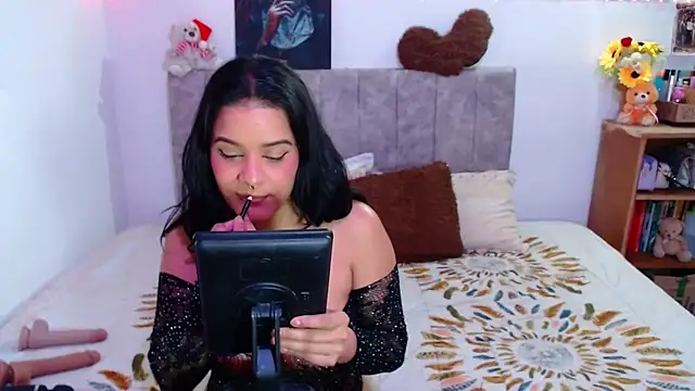 Snapshot of JossieGrey chatting on 11-21-25, 03:49 JossieGrey online show from 11-21-25, 03:49