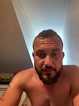 Snapshot of cosmin9000 chatting on 07-03-26, 10:21 cosmin9000 online show from 07-03-26, 10:21