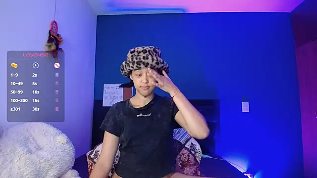 Snapshot of ela_0 chatting on 10-07-25, 06:32 ela 0 online show from 10-07-25, 06:32