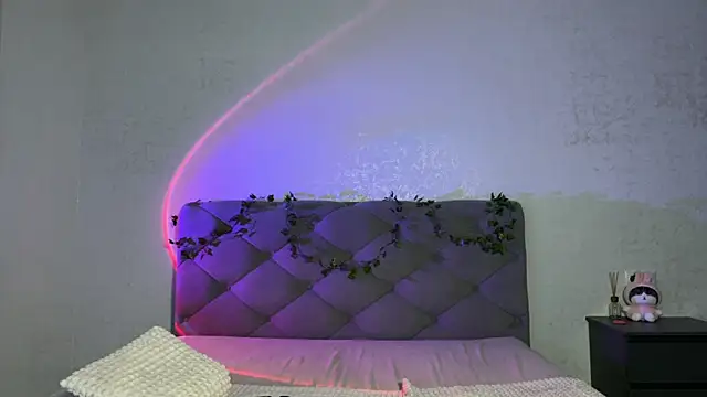 GracefulCharm online show from 05-27-26, 01:57