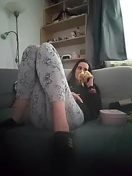 LauraBaby online show from 01-19-26, 03:16