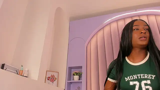 nahomi campbell online show from 02-12-25, 07:35