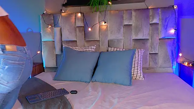 nahomi campbell online show from 09-17-25, 07:37