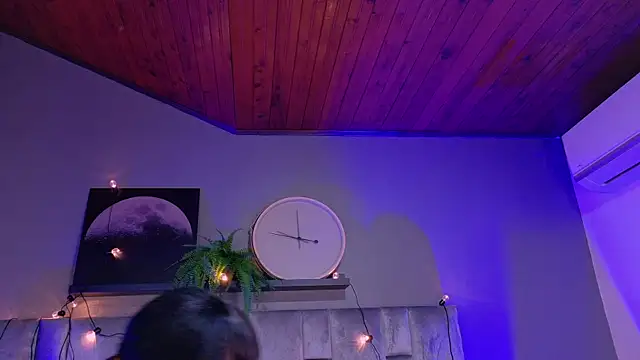 nahomi campbell online show from 10-17-25, 07:38