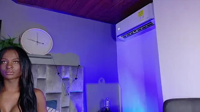 nahomi campbell online show from 10-29-25, 07:37