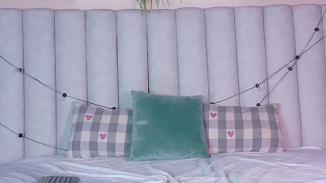 nahomi campbell online show from 02-17-26, 07:42