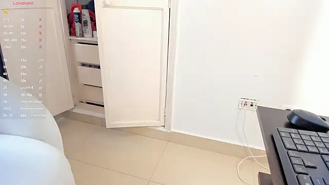 Amina hafsa online show from 03-16-26, 08:02