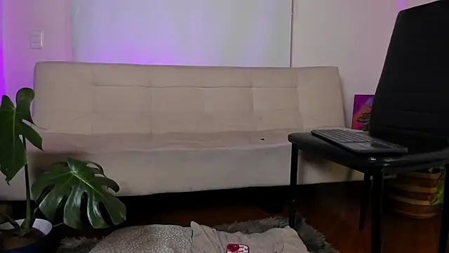 roselinedior online show from 01-14-25, 08:04