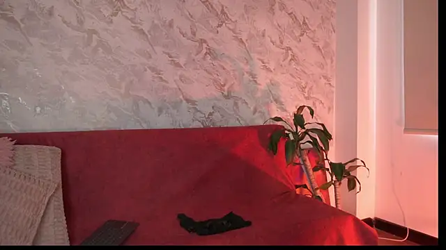 roselinedior online show from 09-20-25, 02:51