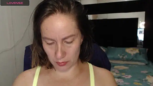 Snapshot of CATRINA-83 chatting on 05-08-26, 12:16 CATRINA-83 online show from 05-08-26, 12:16